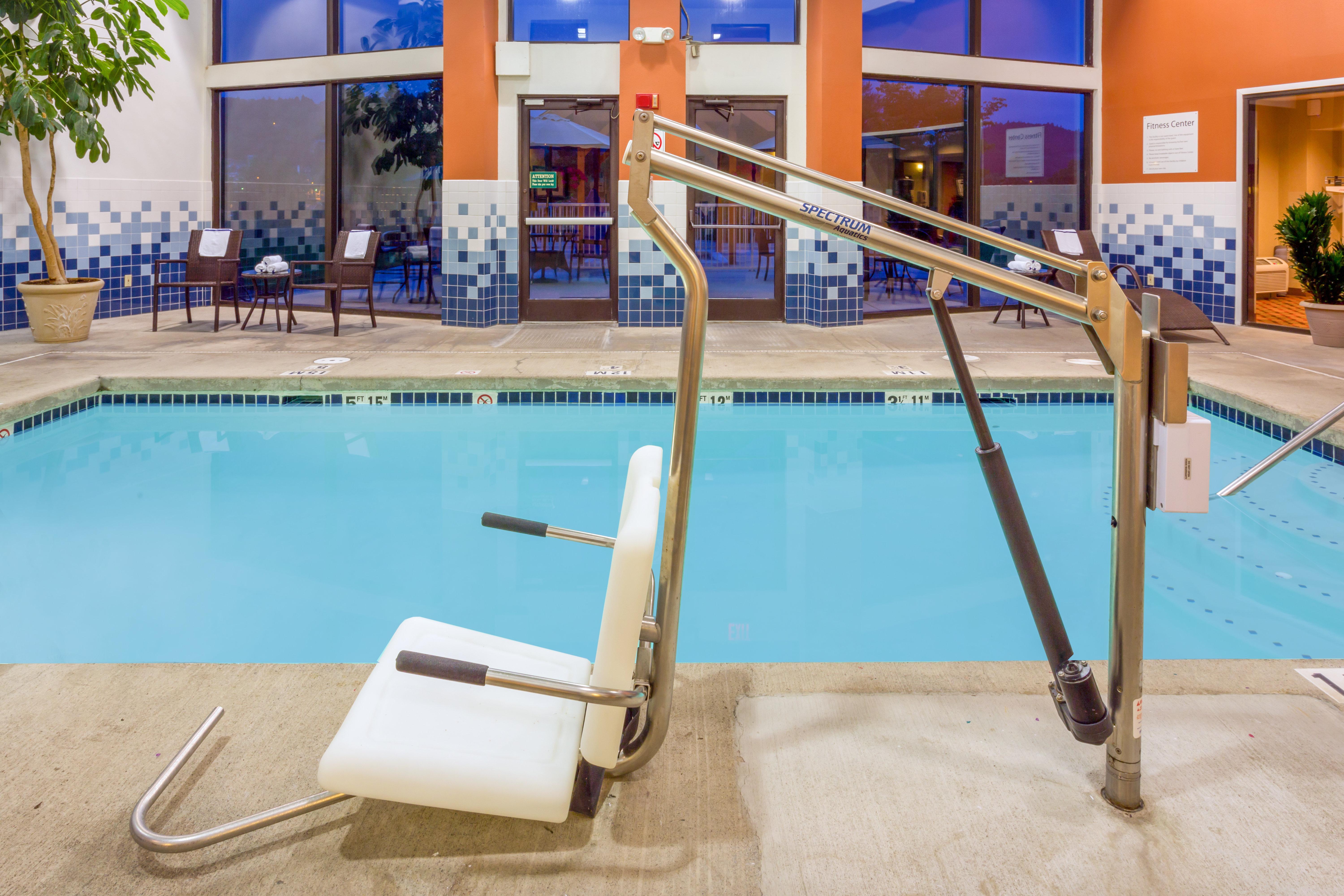 Holiday Inn Express Roseburg By Ihg Exterior foto