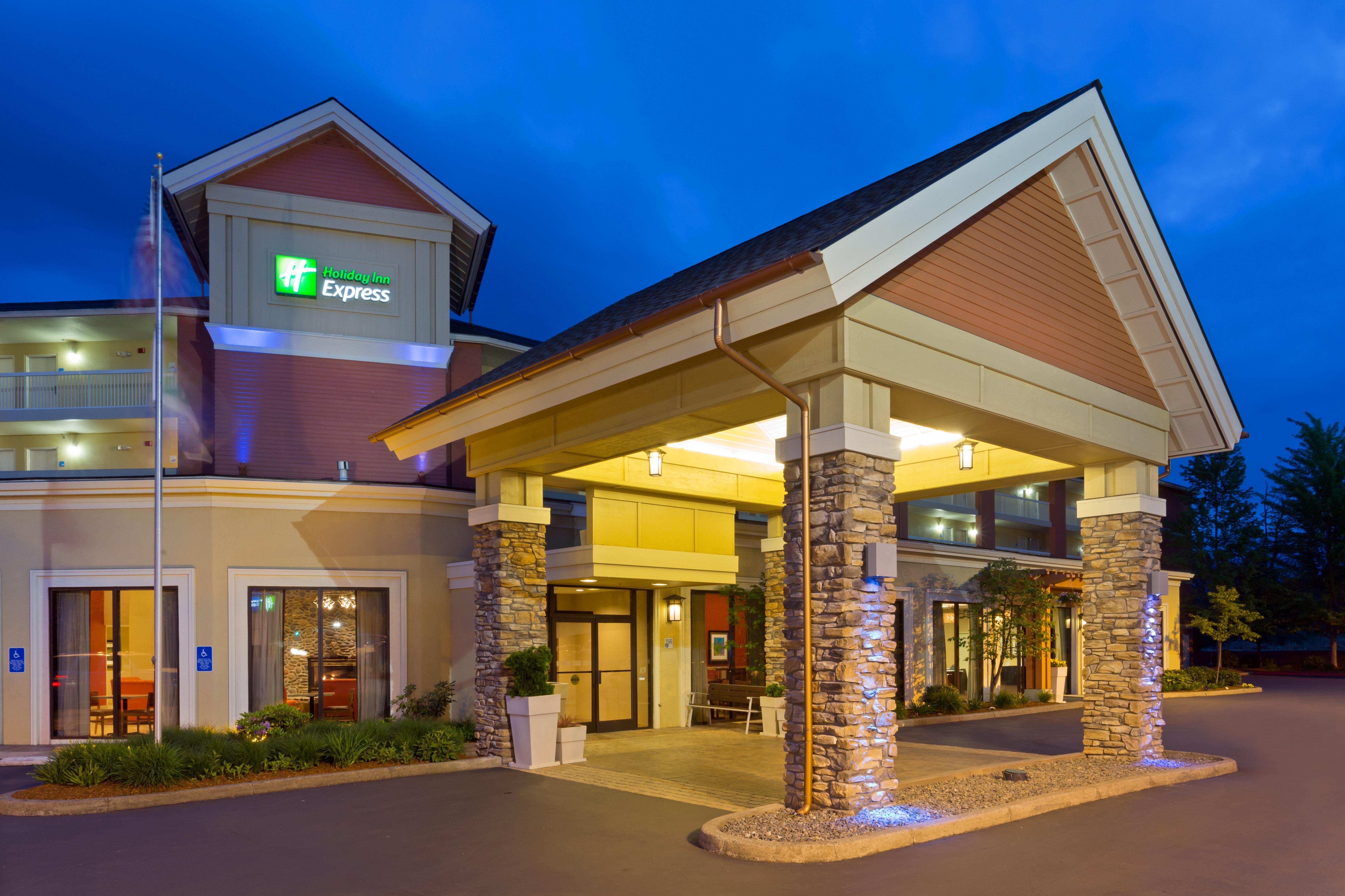 Holiday Inn Express Roseburg By Ihg Exterior foto